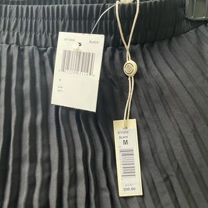 NWT MaxStudio Long Accordion Black Skirt - Medium